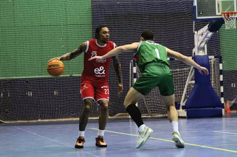 جانب من مباراة سلة الأهلي وسبورتنج في ربع النهائي